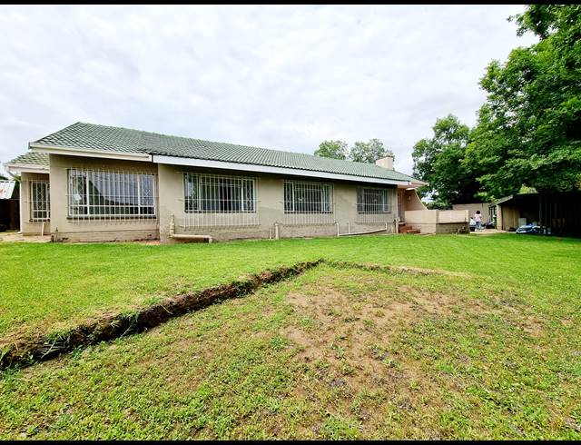 5 BEDROOM HOUSE RENTED IN EDENVALE CENTRAL